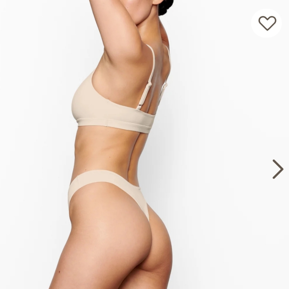 SKIMS Fits Everybody Thong in Sand 3X NWT - Picture 2 of 7
